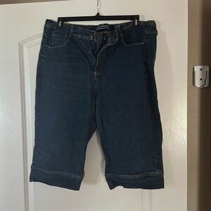 Women’s size 22 glory Vanderbilt denim Capri